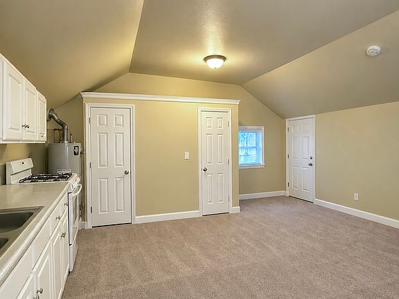 2nd image of 1011 Pratt St