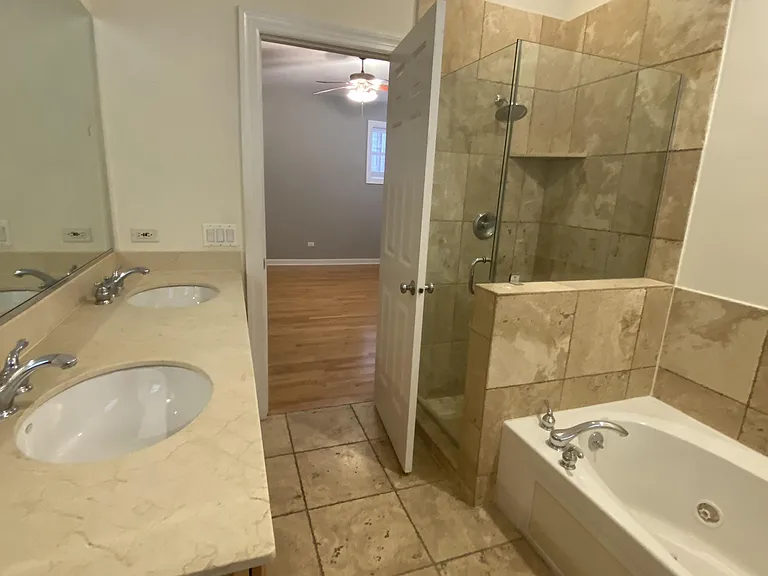 915 W Dakin St — Photo 35