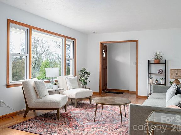 4th image of 19 Wentworth Ave