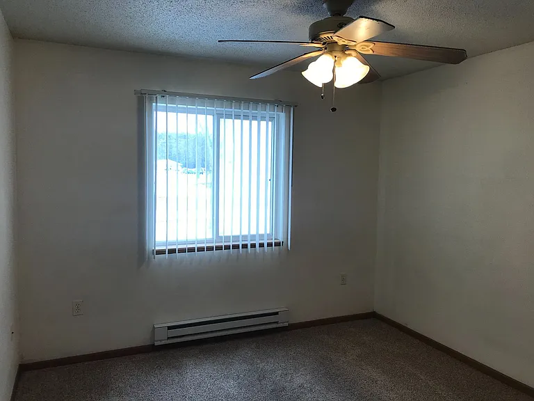 Murdock Apartments — Photo 33