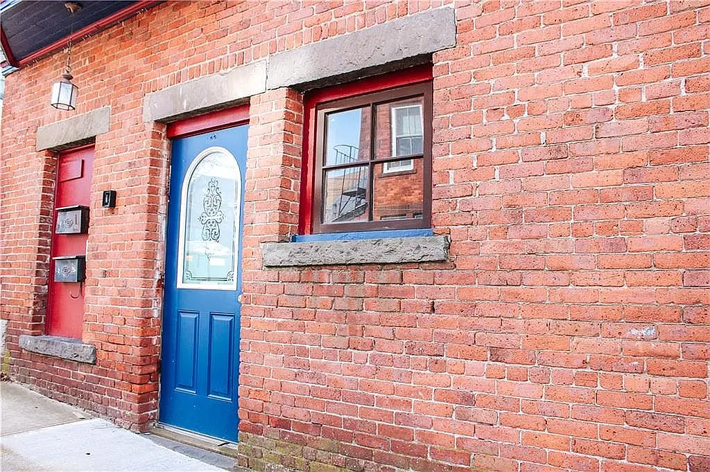 3 bed, 1.5 bath, 1200 sqft, $3,300 — Photo 1