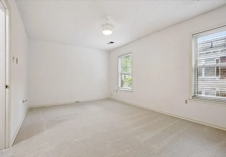 1694 Belvedere Ct — Photo 21