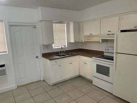2nd image of 915 NE 16th Ter #3
