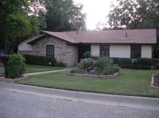 4212 Blossom Trl, Arlington, TX 76016
