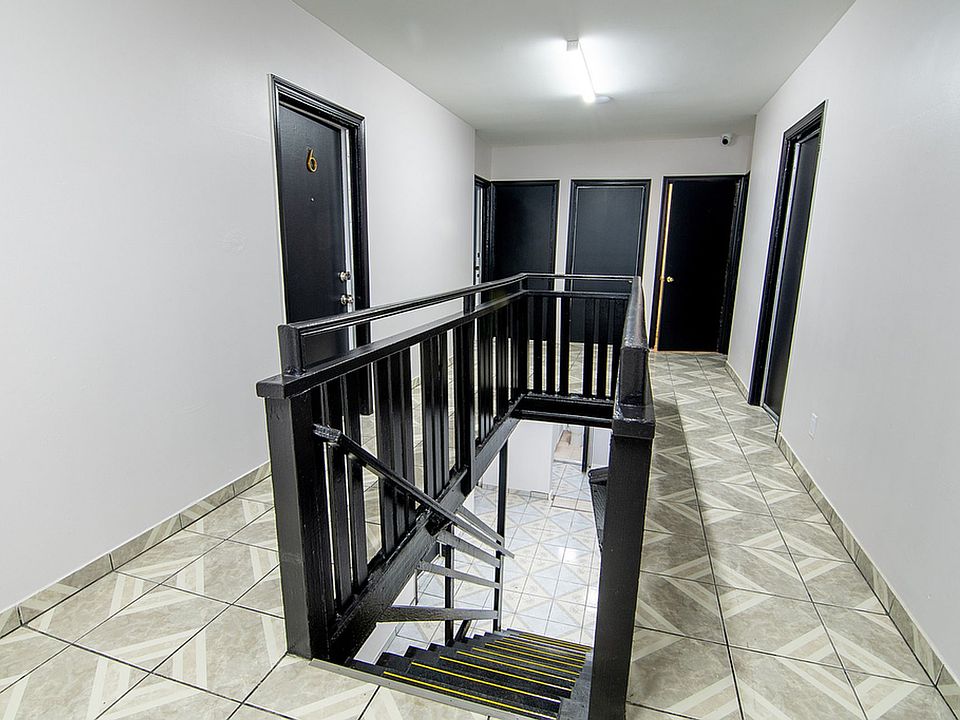 Building Photo 5