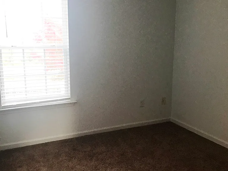730 Bellview Way — Photo 4