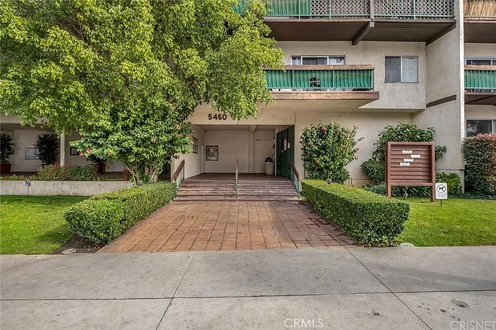 2 bed, 990 sqft, $2,850 — Photo 2