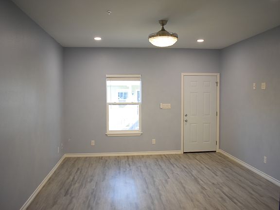 2nd image of 1905 Banita St #201