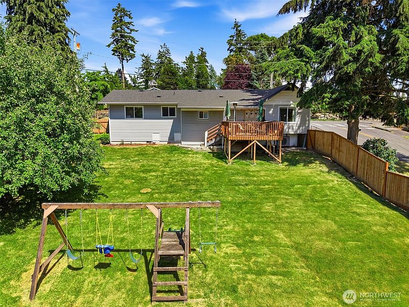 2nd image of 411 23rd Avenue