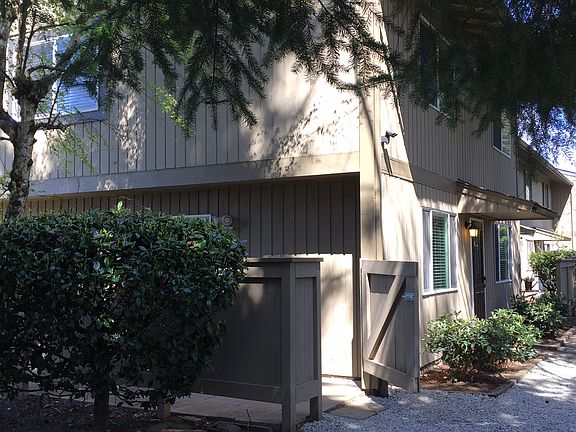 End townhouse unit