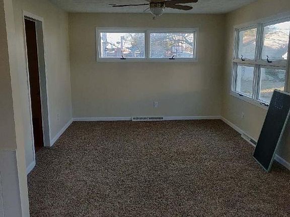 3rd image of 5907 Monica Ln