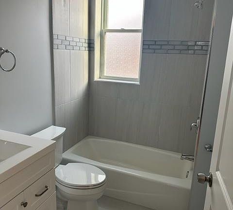 2nd image of 302 N Cuyler Ave #2