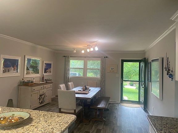 3rd image of 2740 Lake Valley Dr