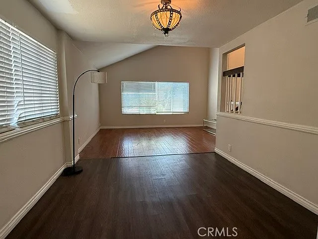 2117 W Sycamore Ave — Photo 6