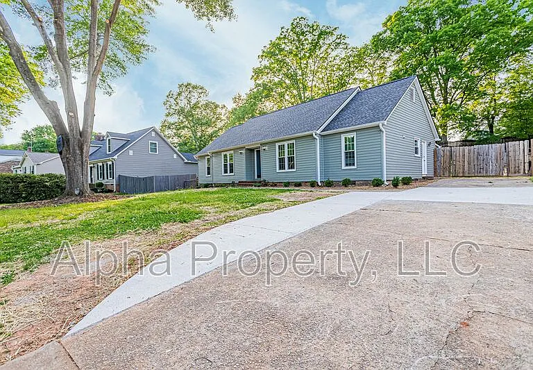 111 Canebrake Dr — Photo 3