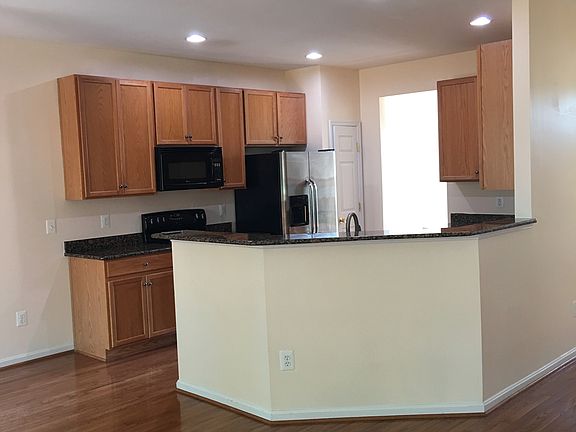 2nd Living room facing Kitch