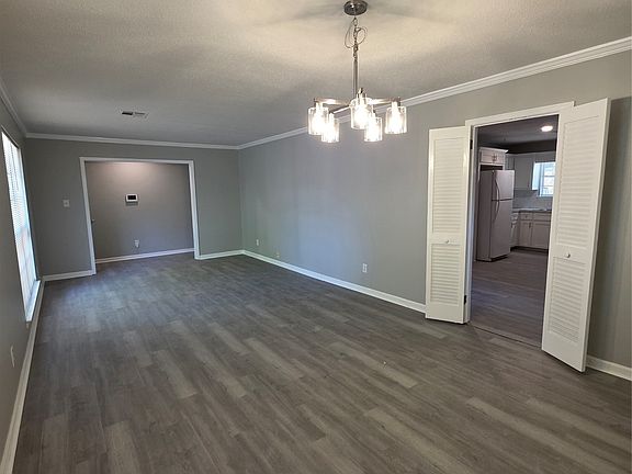 4th image of 744 Ledyard Pl