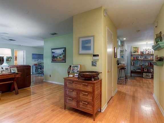 4th image of 10434 Orange Grove Dr