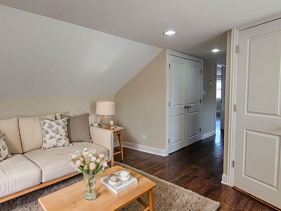 3rd image of 5236 W Nelson St Floor 2