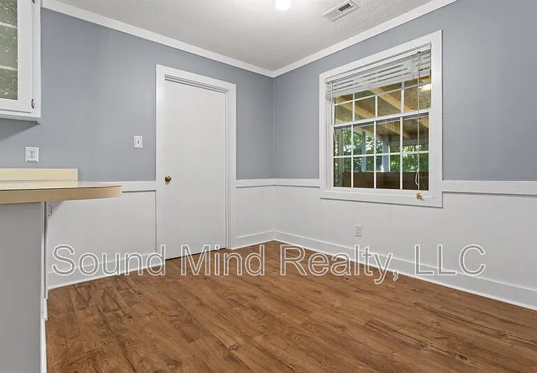 417 Foxhall Dr — Photo 4