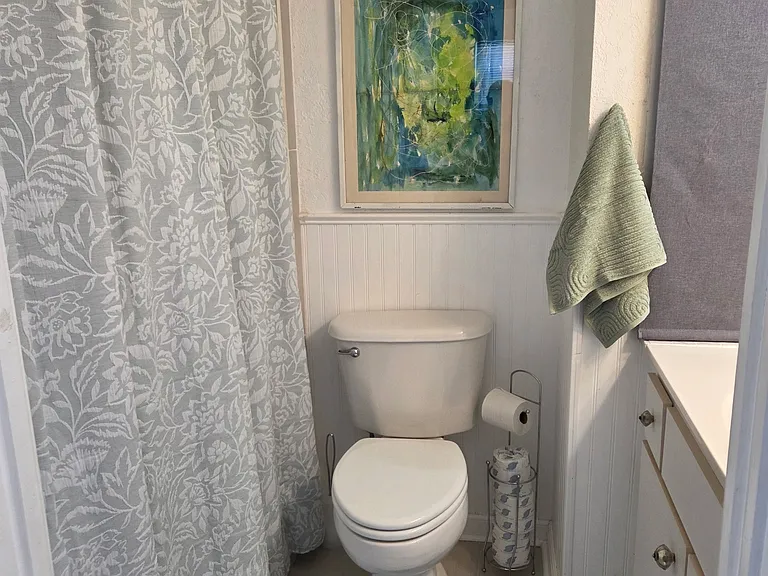 162 Daytona Ave #B — Photo 4
