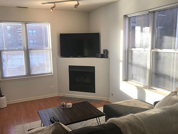 Gas-Burning, Ventless Fireplace!