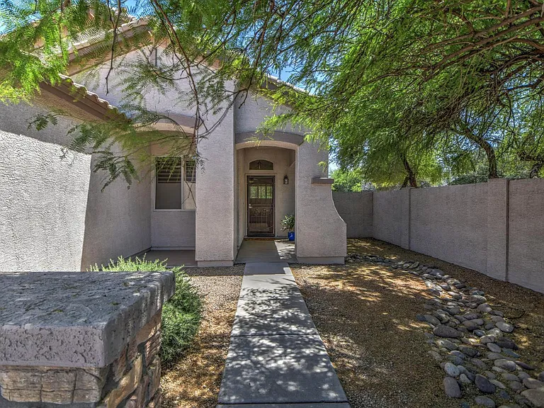 2567 E Brooks St — Photo 4