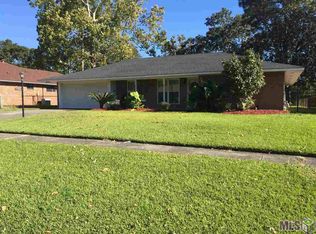 8244 Harry Dr, Baton Rouge, LA 70806