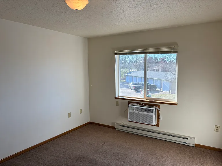 705 Bruce Ct #6 — Photo 6