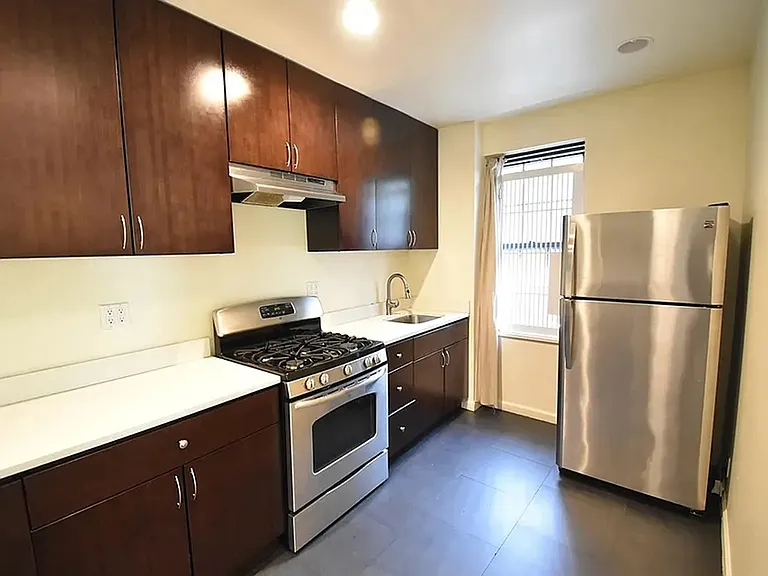27 Saint James Pl #1 — Photo 4