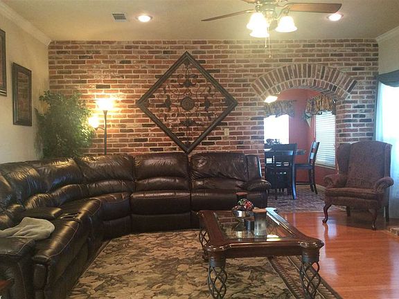 2nd image of 9690 Meadowcreek Dr