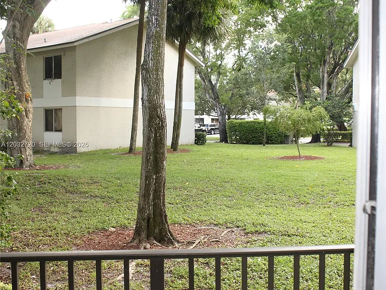 110 Gardens Dr #103 — Photo 25