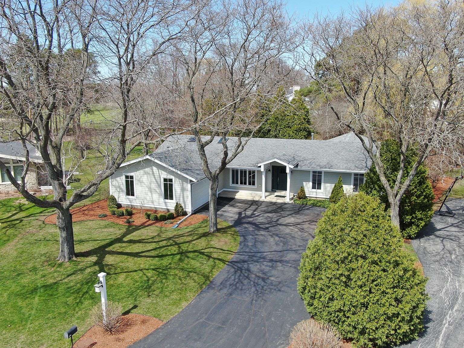 10408 N Greenside Ct, Mequon, WI 53092 Zillow