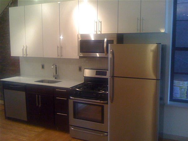 1st image of 177 Putnam Ave