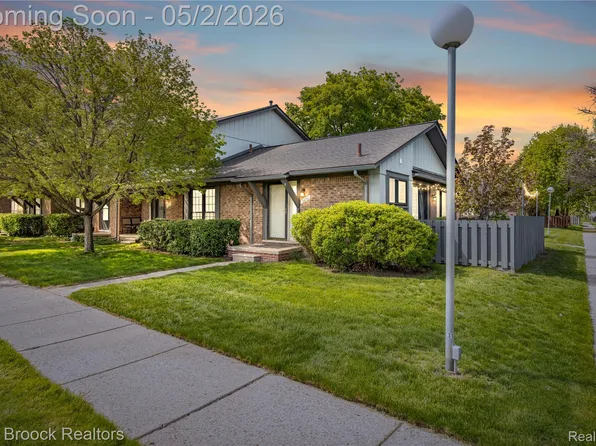2674 Whitehall Ct #24, Warren, MI 48091
