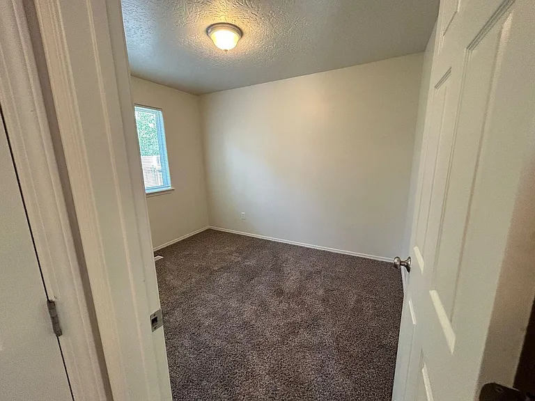 641 Heritage Park — Photo 13