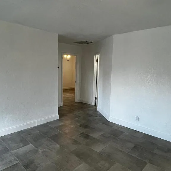 3914 Hernden Dr — Photo 6