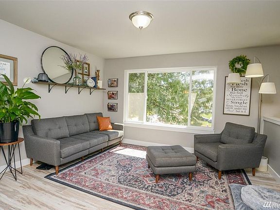 2nd image of 638 Kodiak Ave