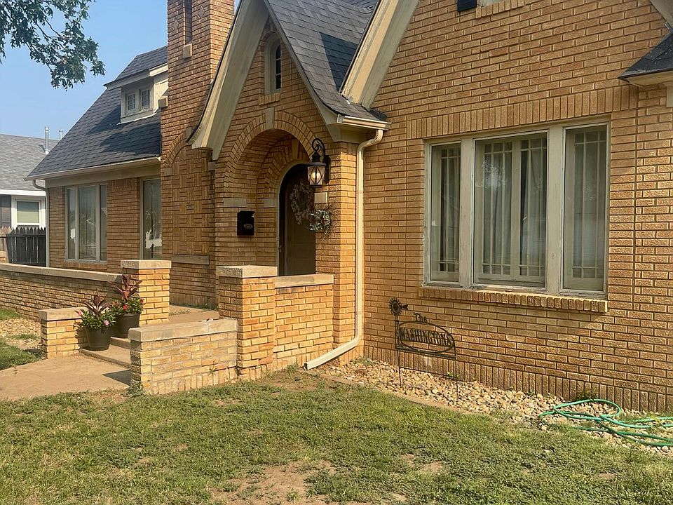 2nd image of 2107 7th Ave