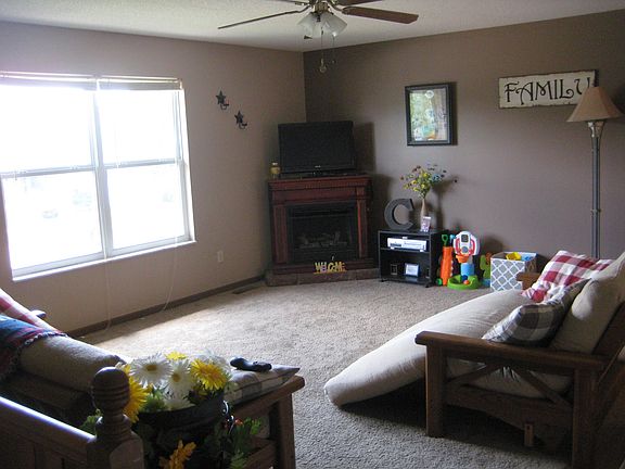 Addl Living Room Pic