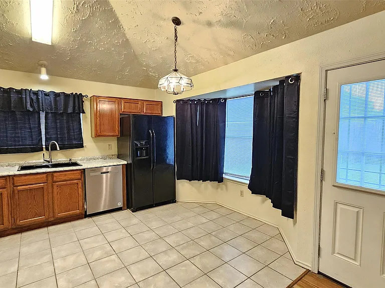 8731 Croteau Dr — Photo 9