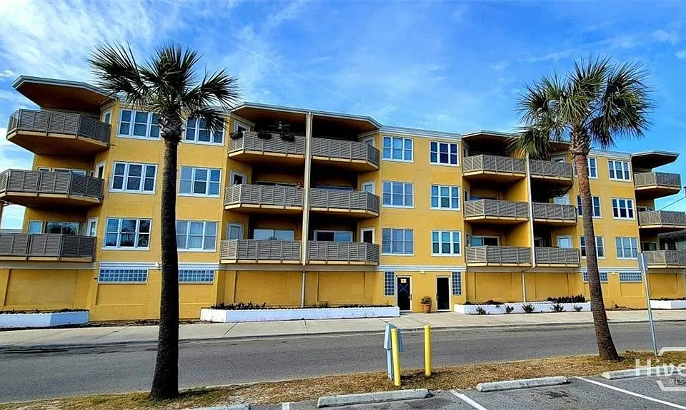 1609 Strand