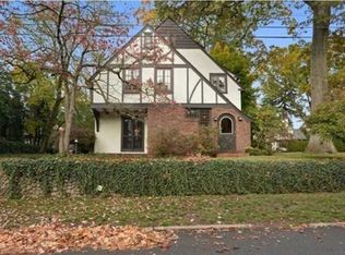 83 Ridge Rd, Ridgewood, NJ 07450