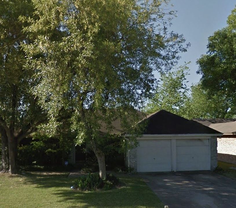 1st image of 13403 Oak Ledge Dr