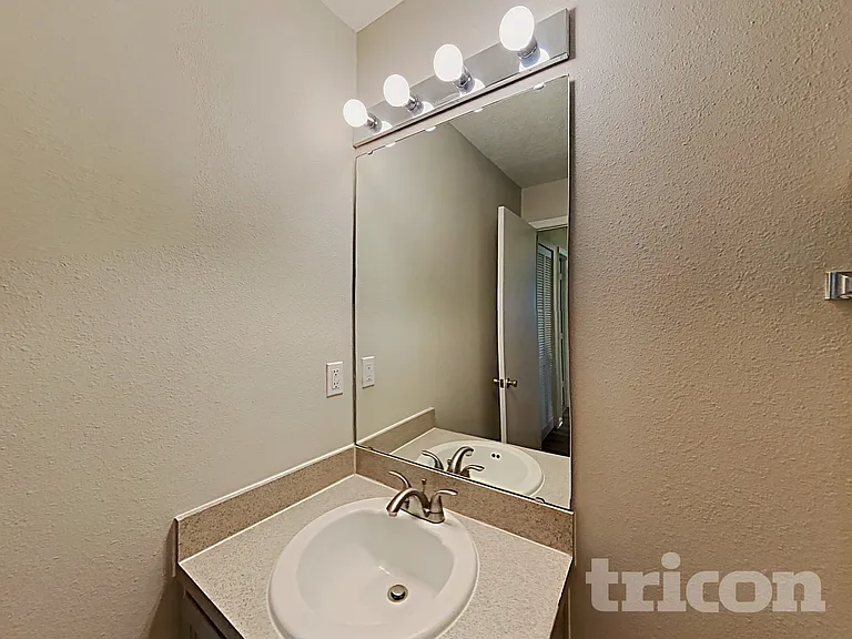 137 Brays Island Ln — Photo 12