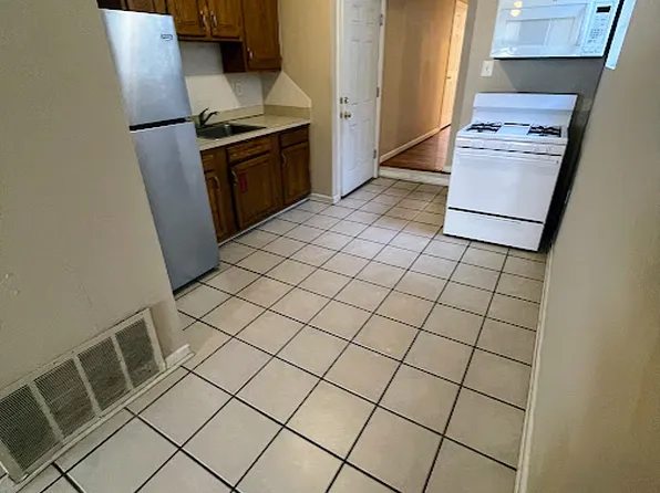 2150 N Carlisle St APT 2, Philadelphia, PA 19121