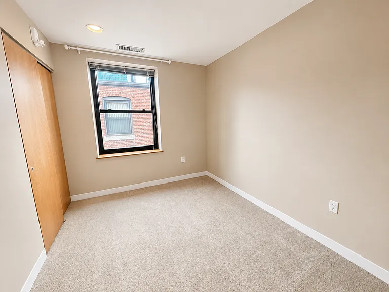 87 Gainsborough St — Photo 6