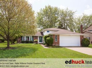 29637 Josephine Dr, North Olmsted, OH 44070