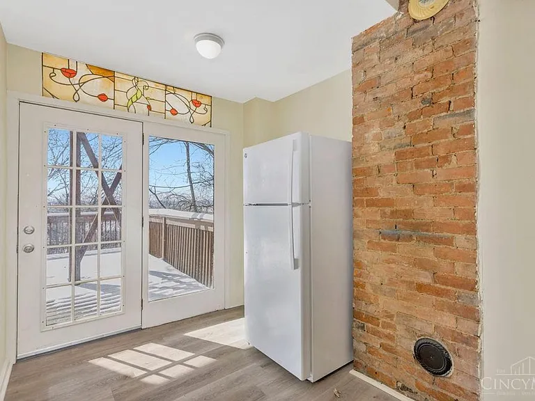 279 Renner St — Photo 19