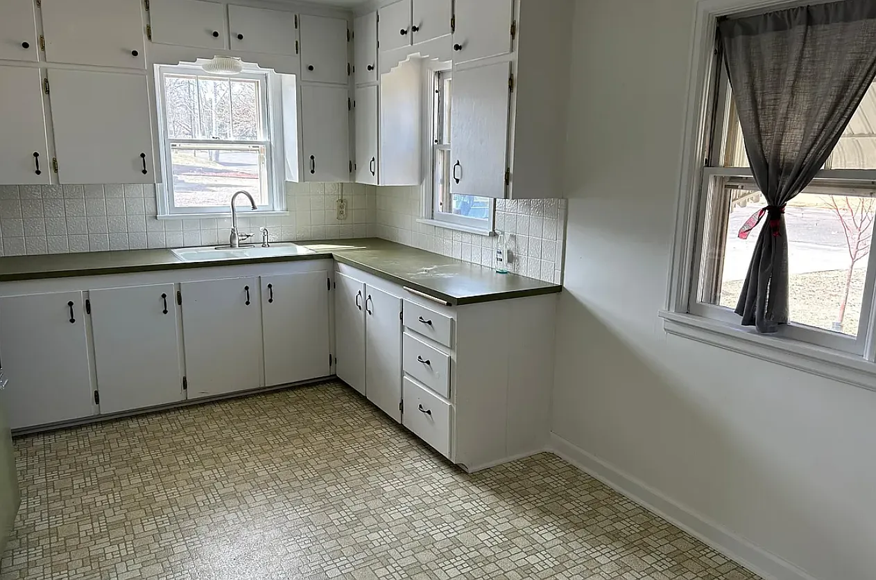 3 bed, 7848 sqft, $1,700 — Photo 3